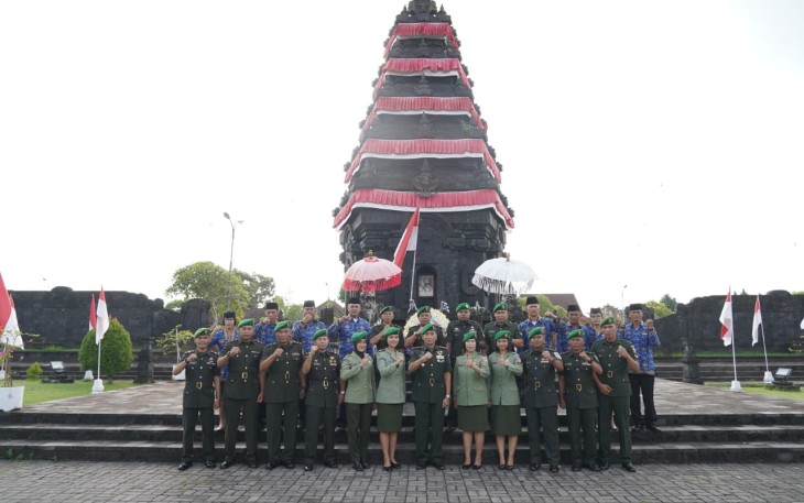 Ziarah Rombongan peringati HUT Penerangan TNI AD 