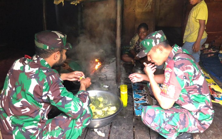 Babinsa Komunikasi Sosial Bersama Masyarakat Melekom