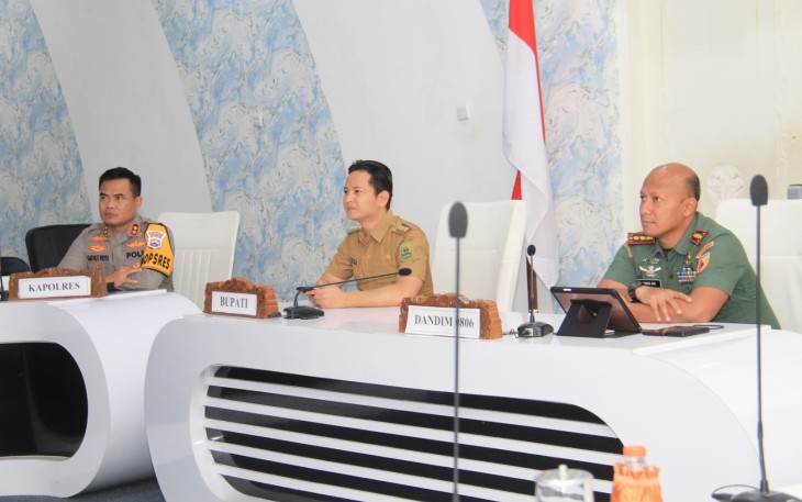 Dandim 0806/Trenggalek, Letkol Czi Yudo Aji Susanto, S.Sos., M.A., bersama Forkopimda Trenggalek aktif mengikuti kegiatan Komsos (Komunikasi Sosial) dengan Aparatur Pemerintahan Tahun Anggaran 2024