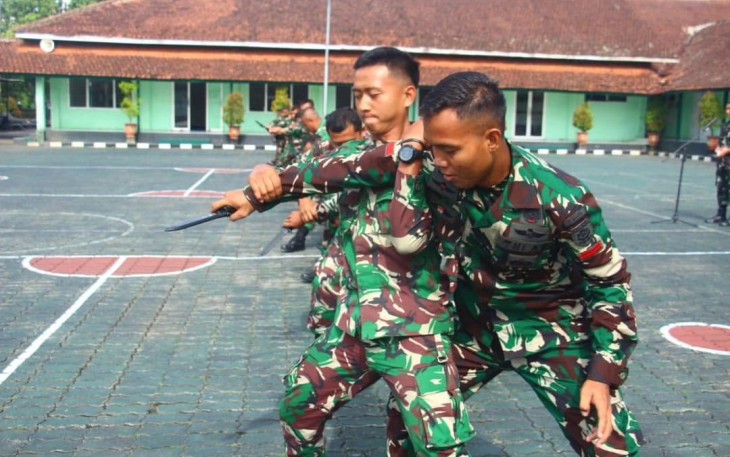 Latihan beladiri taktis prajurit Yonbekang 2 Kostrad, Senin (29/1)