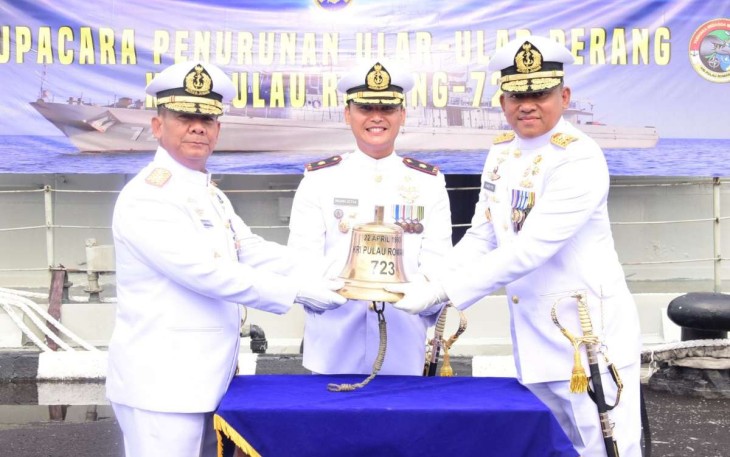 Penyerahan Lonceng Kapal Tandai Purna Tugas KRI Pulau Romang-723, Selasa (6/2)