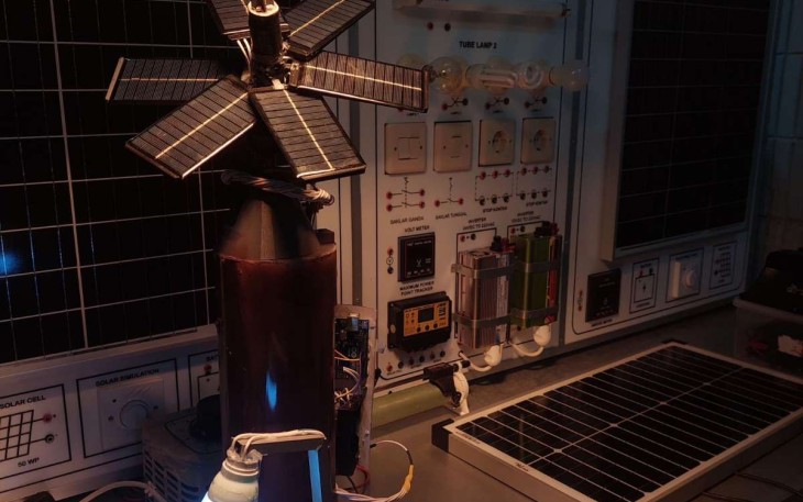 Dokumentasi: Purwarupa Vanalika yaitu solar panel yang dinamis dengan cahaya matahari