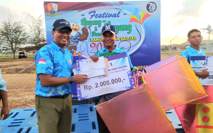 Festival Layangan Hias Tradisional Semarakkan Peringatan HUT ke-78 TNI AU di Lanud RSA Natuna 