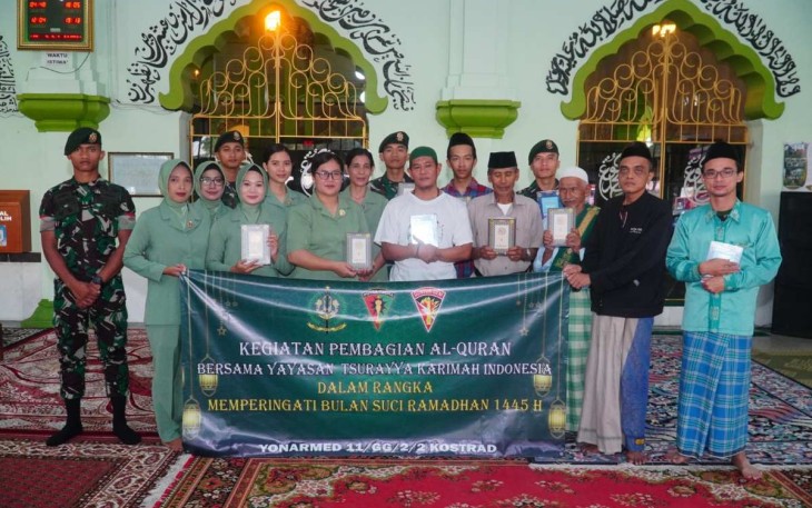 Yonarmed 11/GG/2/2 Kostrad Bagikan Mushaf Al-Quran