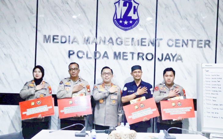 Penghargaan personel berprestasi Polda Metro Jaya