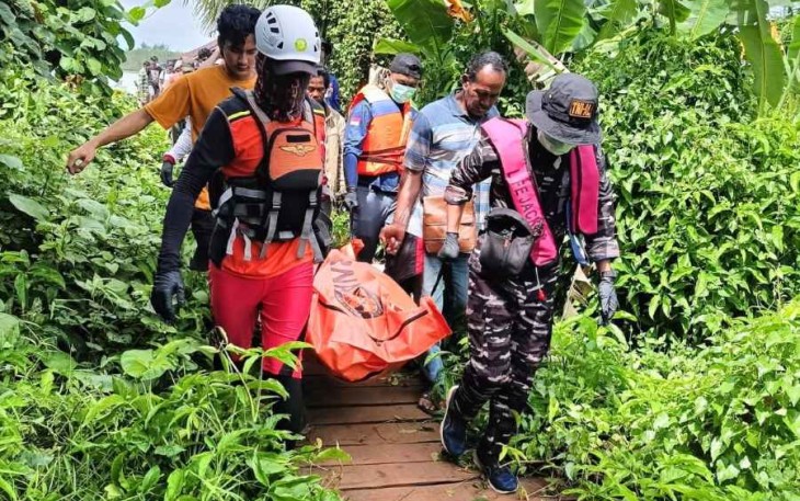 Evakuasi korban tenggelam di perairan Tanjung Kepala Pulau Gelam