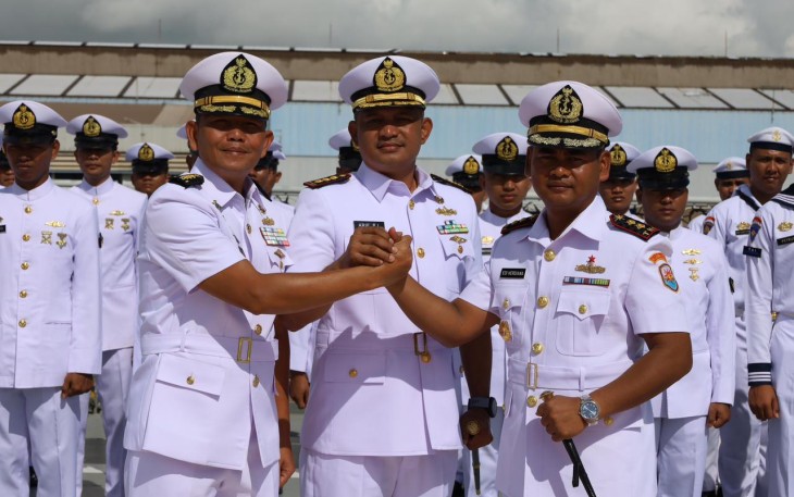 Komandan KRI dr. Wahidin Sudirohusodo-991