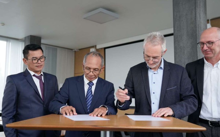Rektor UPER dan Chief of Staff & Deputy President OST Eastern Switzerland University of Applied Science