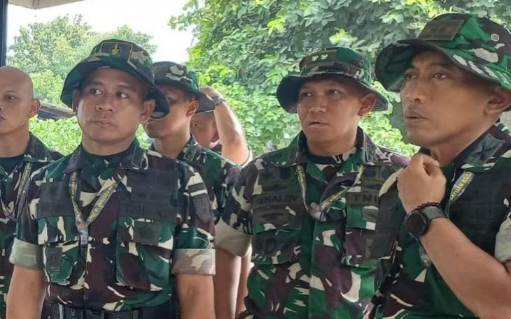 Danmenarmed 2 Kostrad Letkol Arm Siswo Budiarto (kanan-red) saat mengikuti apel dansat Kostrad 2024