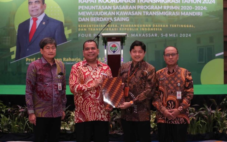 Wamendes PDTT Paiman Raharjo memberikan apresiasi saat rakor transmigrasi 