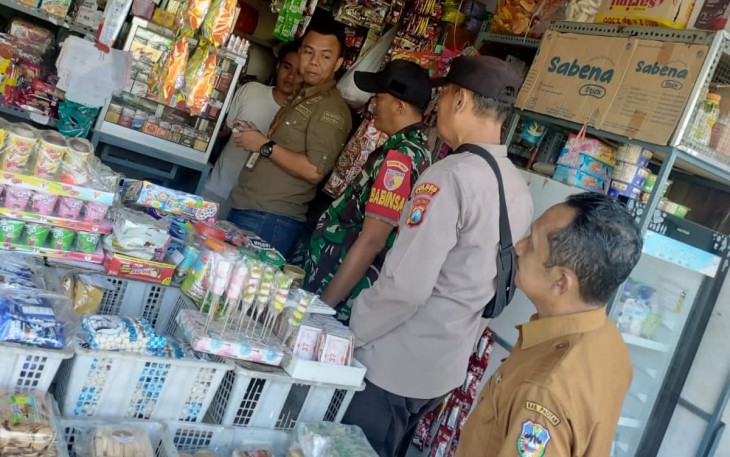 Razia rokok ilegal di wilayah desa binaan 