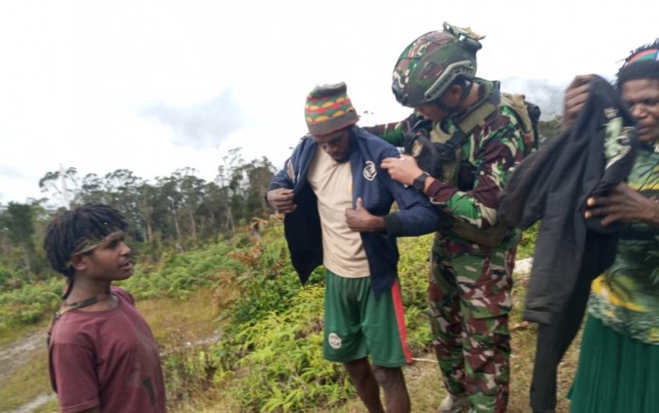 Ksatria Condromowo kenakan jacket warga perbatasan 