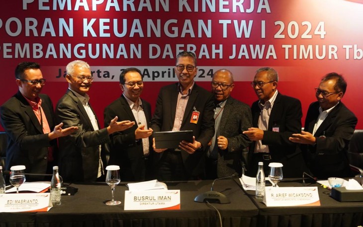 Direksi Bank Jatim Kompak Borong Saham 
