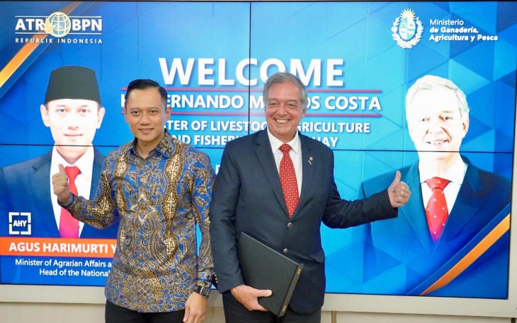Menteri ATR/BPN Agus Harimurti Yudhoyono bersama Menteri Uruguay di Jakarta 