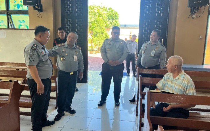 Kalapas Medan saat menyapa warga binaannya