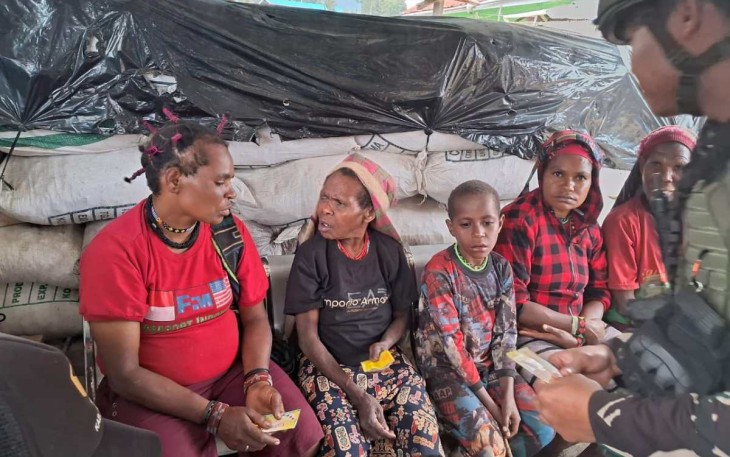 Mama Papua kunjungi satgas Yonif 509 Kostrad