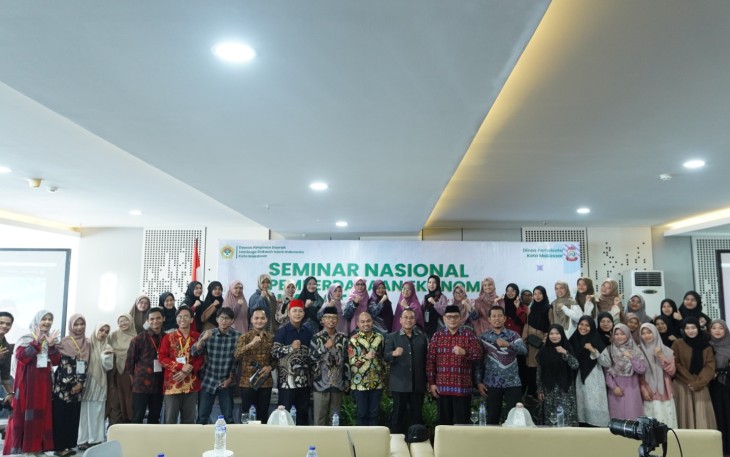 DPD Lembaga Dakwah Islam Indonesia (LDII) Kota Makassar melaksanakan seminar nasional pengembangan ekonomi umat di Hotel Aerotel Smile, Jalan Muchtar Lutfi, Kota Makassar, Sulawesi Selatan, Minggu (7/7/2024). Kegiatan bertujuan untuk mendukung perkembangan ekonomi kreatif berbasis digitalisasi UMKM