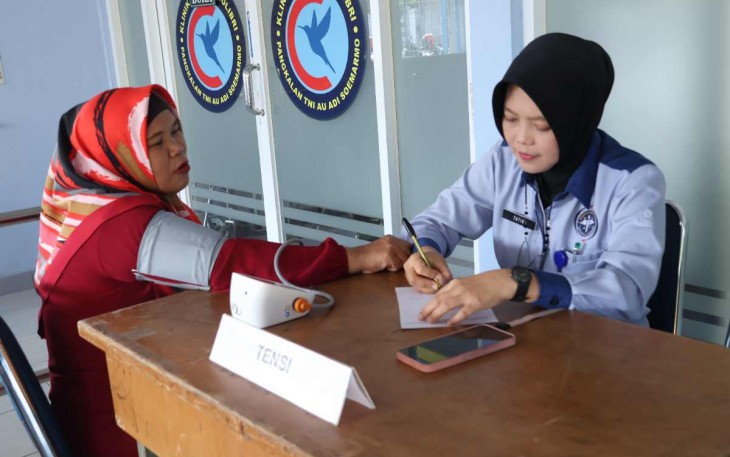 Pengobatan massal Lanud Adi Soemarmo 