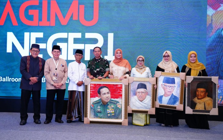 Panglima TNI Hadiri Pembukaan Pameran Lukisan Bagimu Negeri 
