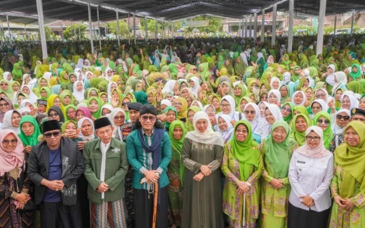 Khofifah bersama Gus Miftah dan Ribuan Muslimat NU Kabupaten Blitar