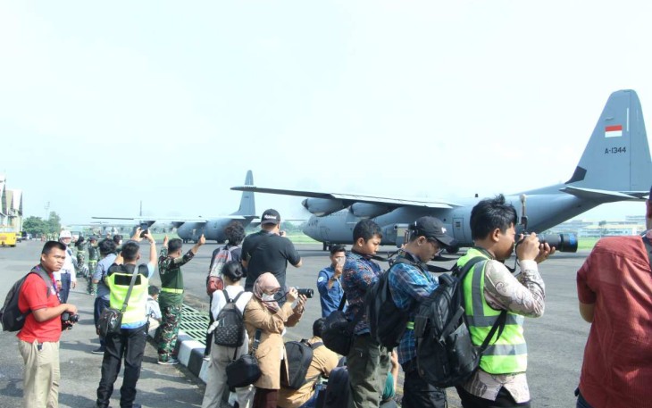 Suasana lomba fotografi di lanud Husein Sastranegara Bandung 
