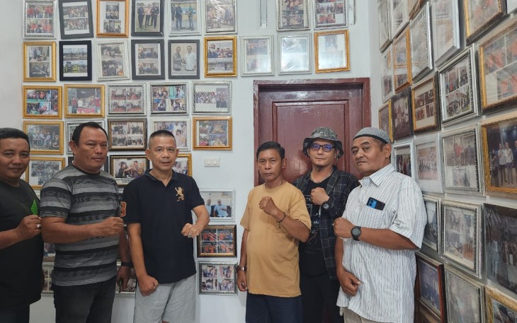Ketua Pewarta Polrestabes Medan Chairum Lubis SH Poto Bersama Pengurus dan Anggota Usai Gelar Jumat Barokah.