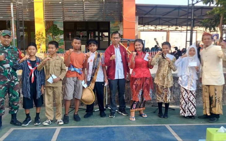 Peserta gebyar hari Pahlawan 2024 di SDN I Medokan Ayu, Kota Surabaya 
