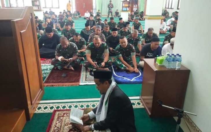 Doa bersama prajurit Kodam XVIII/Kasuari 
