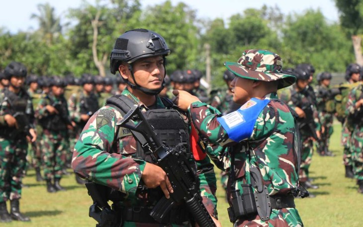 Danbrigif 6 Kolonel Inf Fardin Wardhana saat membuka latihan puncak TNI AD di Bondowoso, Selasa (3/12)