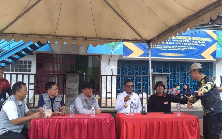 Kakanwil Kemenkumham Sumut Bersama Kadiv Administrasi Pantau dan Monitoring Pelaksanaan Samapta CPNS Kemenkumham Sumut.