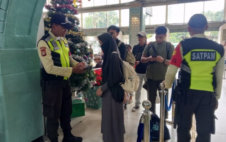 Pengamanan liburan Nataru di stasiun 