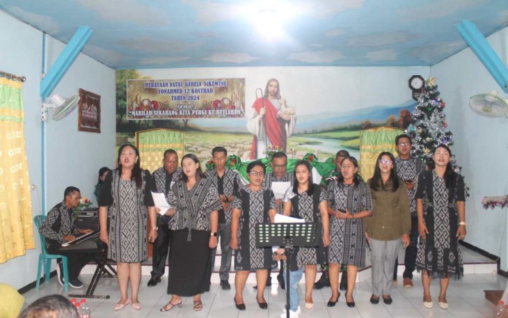 Perayaan Natal Yonarmed 12 Kostrad di gereja Ouikumene, Minggu (29/12)