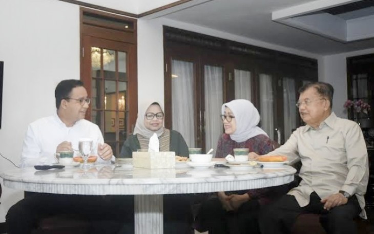 Anies Baswedan bersama Jusuf Kalla saat sarapan bareng menjelang kampanye akbar di JIS, Jakarta, Sabtu (10/2)