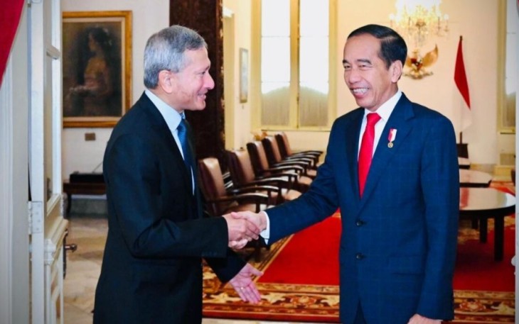 Presiden Joko Widodo menerima kunjungan kehormatan Menteri Luar Negeri (Menlu) Singapura Vivian Balakrishnan beserta delegasi di Istana Merdeka, Jakarta, pada Jumat, 26 April 2024