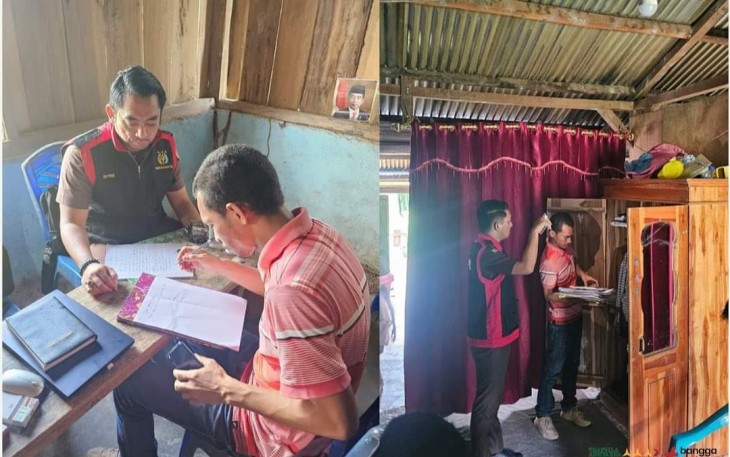 Tim Khusus Kejaksaan Manggarai Barat Saat Melakukan Penggeledahan Di Rumah Bendahara Dan Rumah Mantan Kepala Desa Golo Lujang
