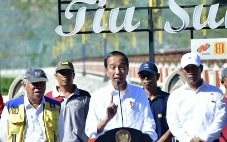 Presiden Joko Widodo saat memberikan keterangan pers 