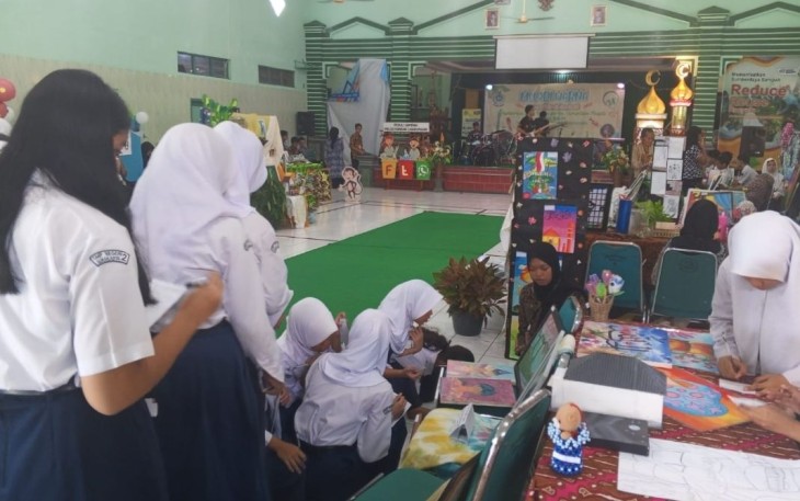 Kegiatan pameran siswa SMPN 2 Surakarta 