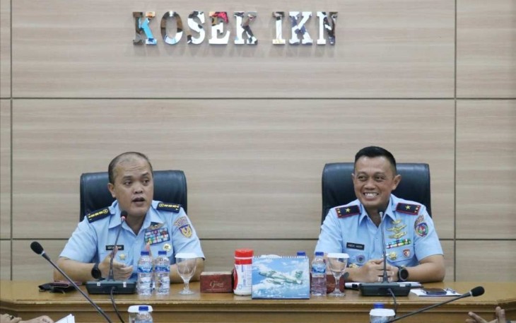 Dankosek IKN Marsma TNI Abdul Haris bersama Paban II Spersau Kolonel Adm Edy Affandi di Jakarta 