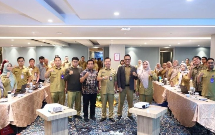 Rapat penyusunan bahan peraturan perundang-undangan bidang kependudukan dan pencatatan sipil di Jakarta 