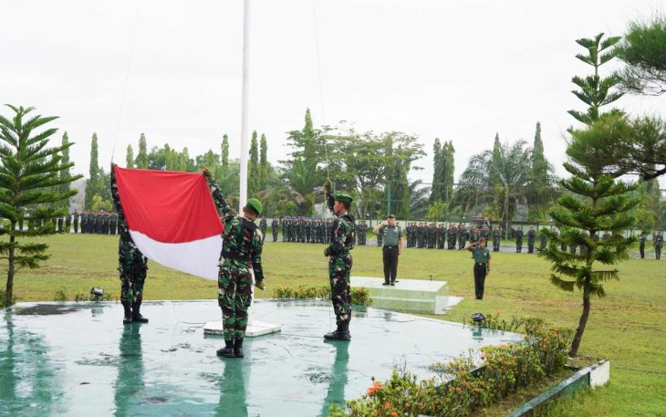 Upacara bendera Hari Kebangkitan Nasional 2024 di Korem 121/Abw, Senin (20/5)