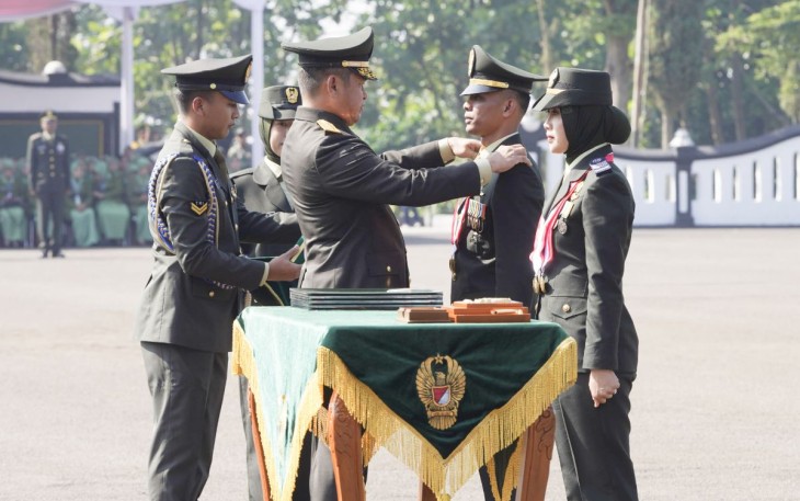 Kasad Jenderal TNI Maruli Simanjuntak melantik perwira terbaik prodi Diktukpa TNI AD gelombang I tahun 2024
