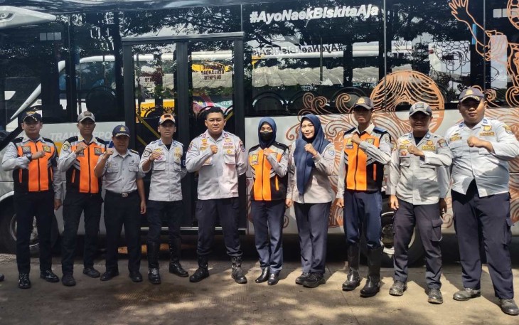 Personel UPDT Margonda saat launching layanan Biskita Trans Depok, Jum'at (5/7)
