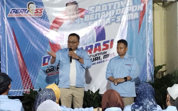 Ketua DPC Partai Gerinda Kota Depok Pradi Supriyatna memberikan sambutan dalam deklarasi GERUSS di kampung Lio, Rabu (24/7)