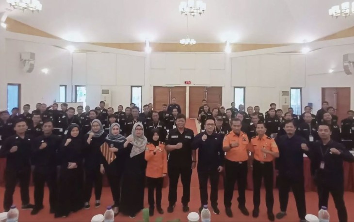 Sebanyak 60 Satuan Tugas (Satgas) Sumber Daya Air (SDA) Dinas Pekerjaan Umum dan Penataan Ruang (DPUPR) Kota Depok dilatih terkait penanganan banjir dan longsor, di Aula Kinasih Resort, Kecamatan Tapos, Selasa (03/09/24)