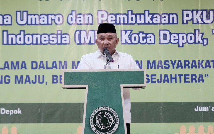 Wali Kota Depok Mohammad Idris saat membuka Pendidikan Kader Ulama (PKU) Majelis Ulama Indonesia (MUI) Kota Depok Angkatan X Tahun 2024 yang sekaligus irangkai dengan pengajian yang melibatkan para ulama dan umaro. di aula gedung MUI Kota Depok