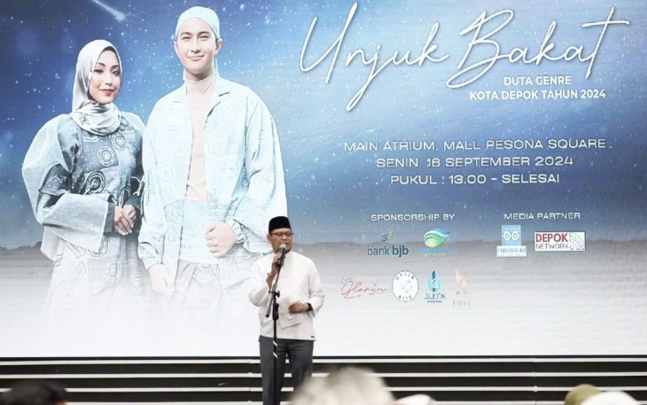 Wakil Wali Kota Depok Imam Budi Hartono memberikan sambutan dalam kegiatan Unjuk Bakat Duta Genre Kota Depok Tahun 2024 di Atrium Mall Pesona Square, Senin (16/09/24)