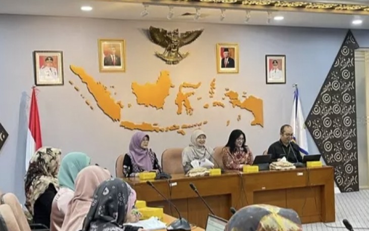 Kegiatan Pertemuan Evaluasi Jaminan Kesehatan Masyarakat bersama BPJS Kesehatan dan Fasilitas Pelayabab Kesehatan baik Fasilitas Kesehatan Tingkat Pertama (FKTP) maupun Fasilitas Kesehatan Rujukan Tingkat Lanjutan (FKRTL) di Ruang Edelweis Lantai 5 Gedung Balai Kota Depok, Selasa (15/10/24).
