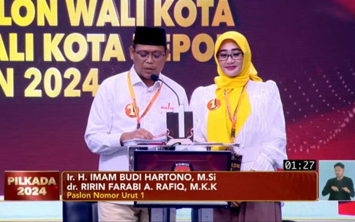 Paslon Imam-Ririn dalam debat pilkada Walikota Depok 2024, Kamis (14/11)