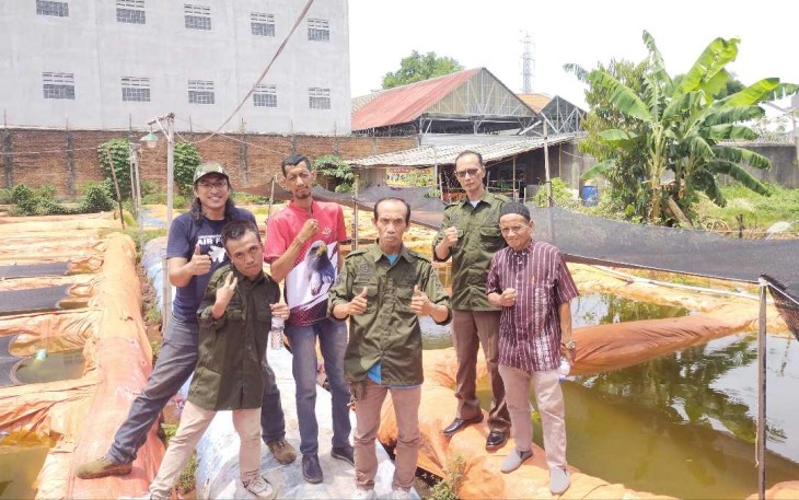 Anggota CAPA Trimatra Kota Depok di lokasi pemberdayaan UMKM, Minggu (24/11)
