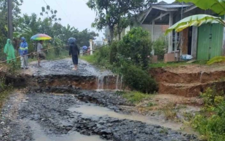 Kondisi banjir dan longsor di Kabupaten Sukabumi, Jawa Barat, Rabu (4/12)